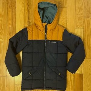 COLUMBIA BOYS POWER LITE HOODED WINTER JACKET; NAVY AND GOLD; SIZE MEDIUM